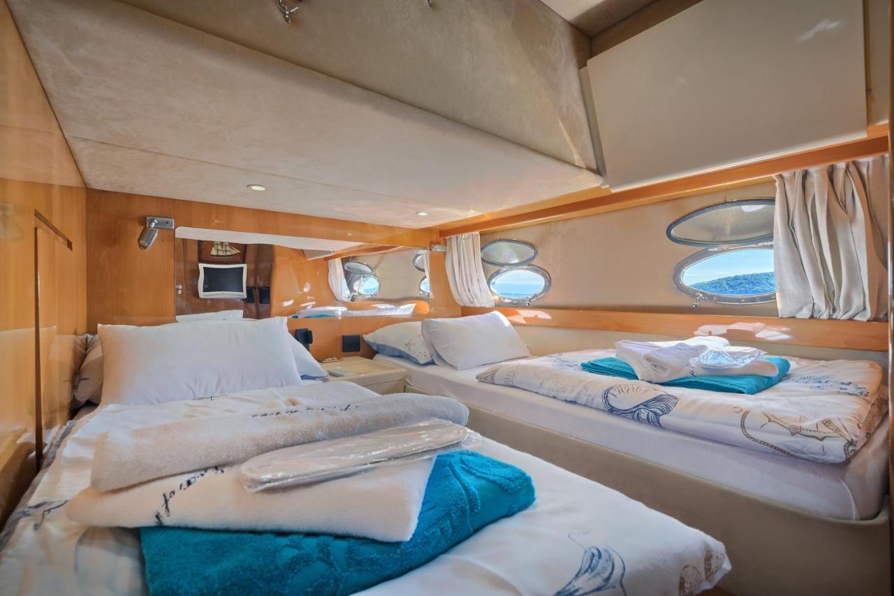 Luxury Yacht - Lex Of The Seas Hotell Split Eksteriør bilde