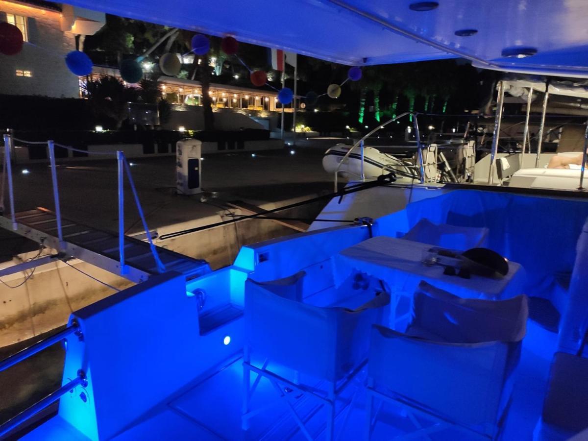 Luxury Yacht - Lex Of The Seas Hotell Split Eksteriør bilde